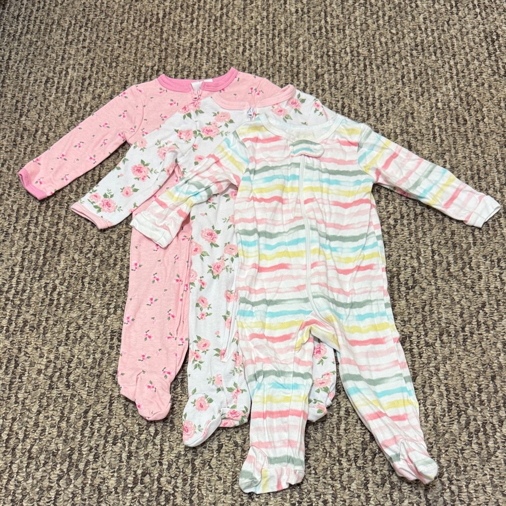 Lot of 3 footed sleep & play 6-9 months